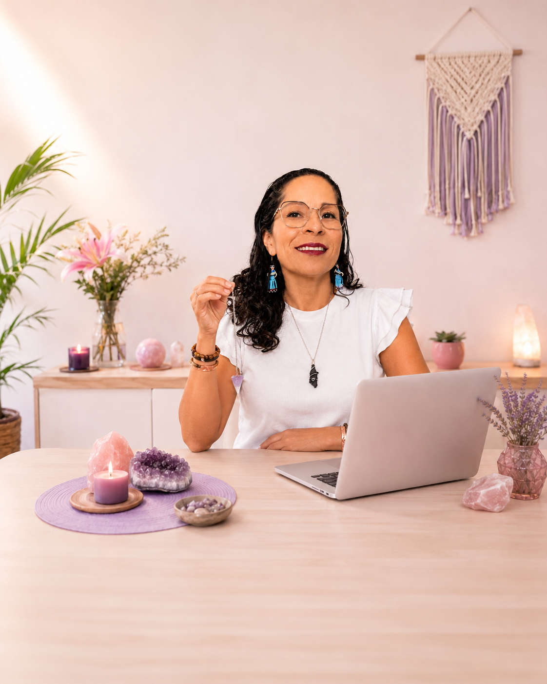 Elena acompañando sesión energética online